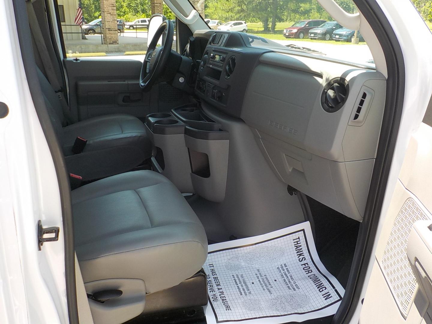 2022 White /Gray Ford Econoline (1FDWE3FK9ND) with an 7.3L V8 engine, AUTOMATIC transmission, located at 1617 W Church Street, Livingston, TX, 77351, (936) 327-3600, 30.710995, -94.951157 - LOW MILES!! If you're looking for a box van don't pass on this one!! It is ready for the BIG JOB!! This one is nice! - Photo#12